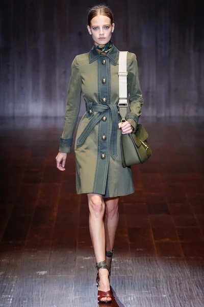 Look 38